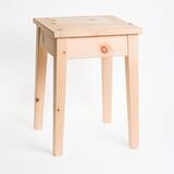 Hocker aus Arvenholz