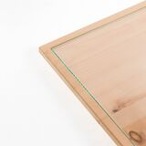Quadratische Holzplatte mit Glas